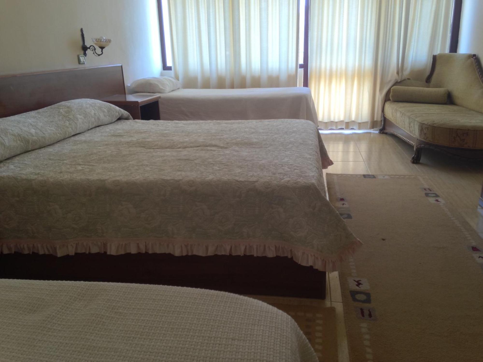 Akropoli Hotel Kryemedhej Bilik gambar