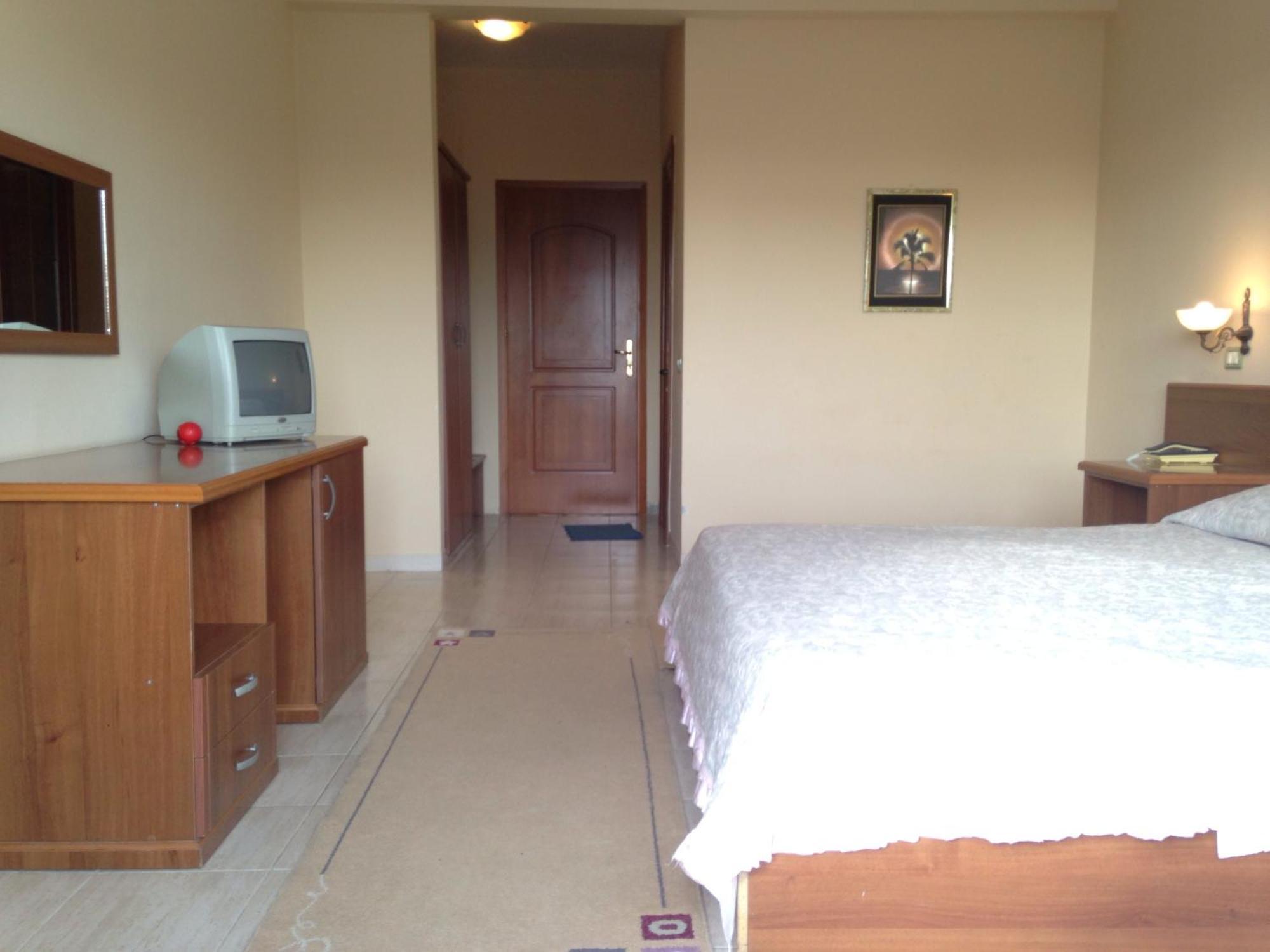 Akropoli Hotel Kryemedhej Bilik gambar