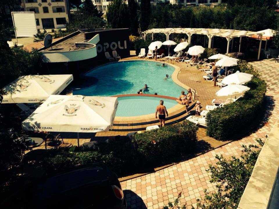 Akropoli Hotel Kryemedhej Luaran gambar