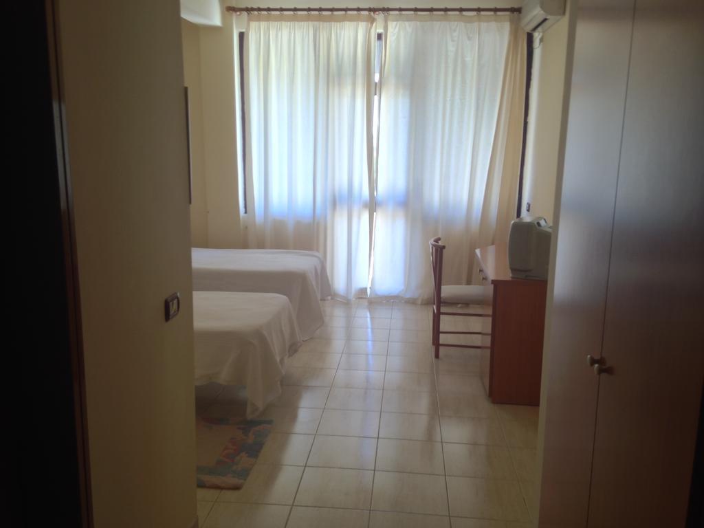 Akropoli Hotel Kryemedhej Bilik gambar
